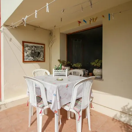 Lantana Apartment
